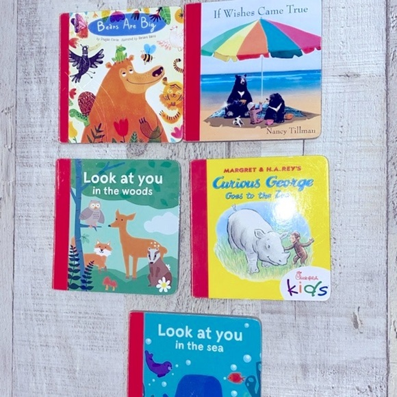 Set of 5 chick fil a miniature books - Picture 2 of 9